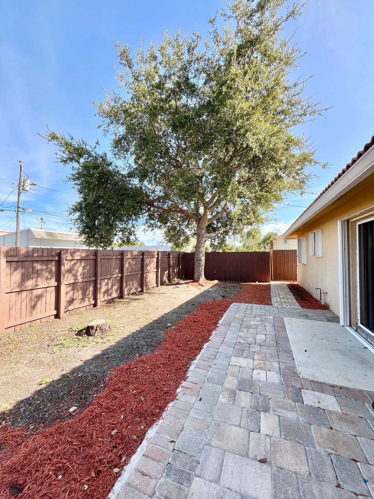 212 SE 1st Terrace SE