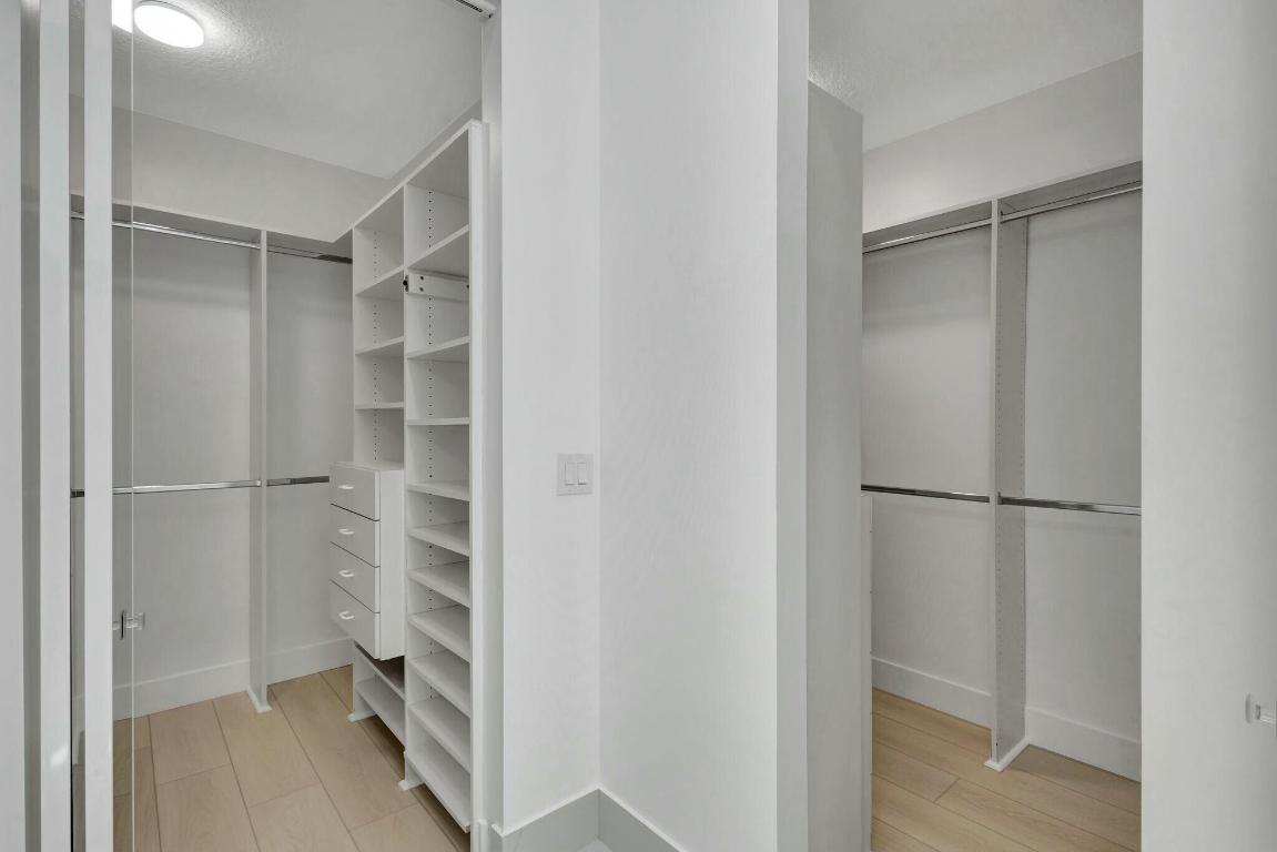 4493 Kensington Park Way