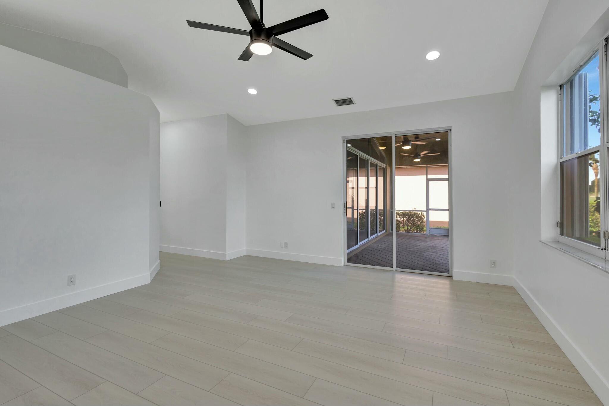 4493 Kensington Park Way