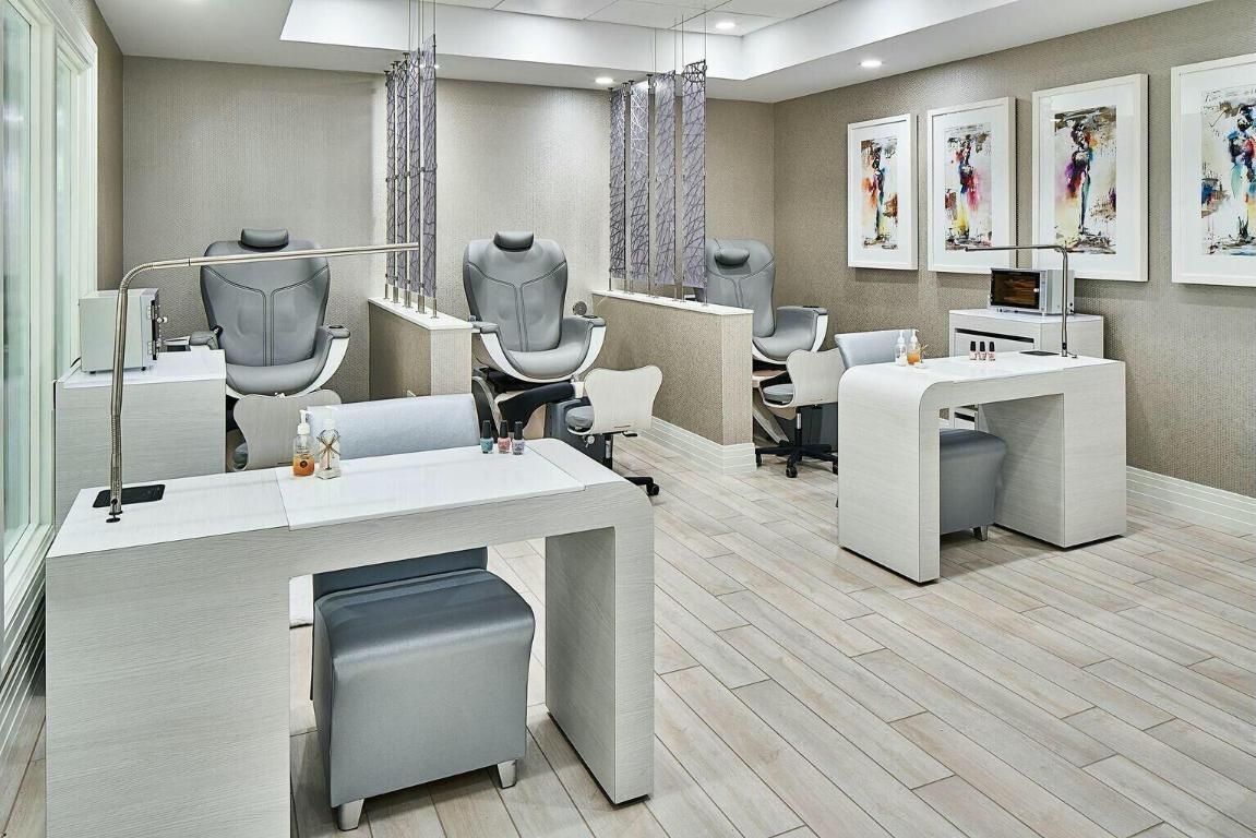 4493 Kensington Park Way