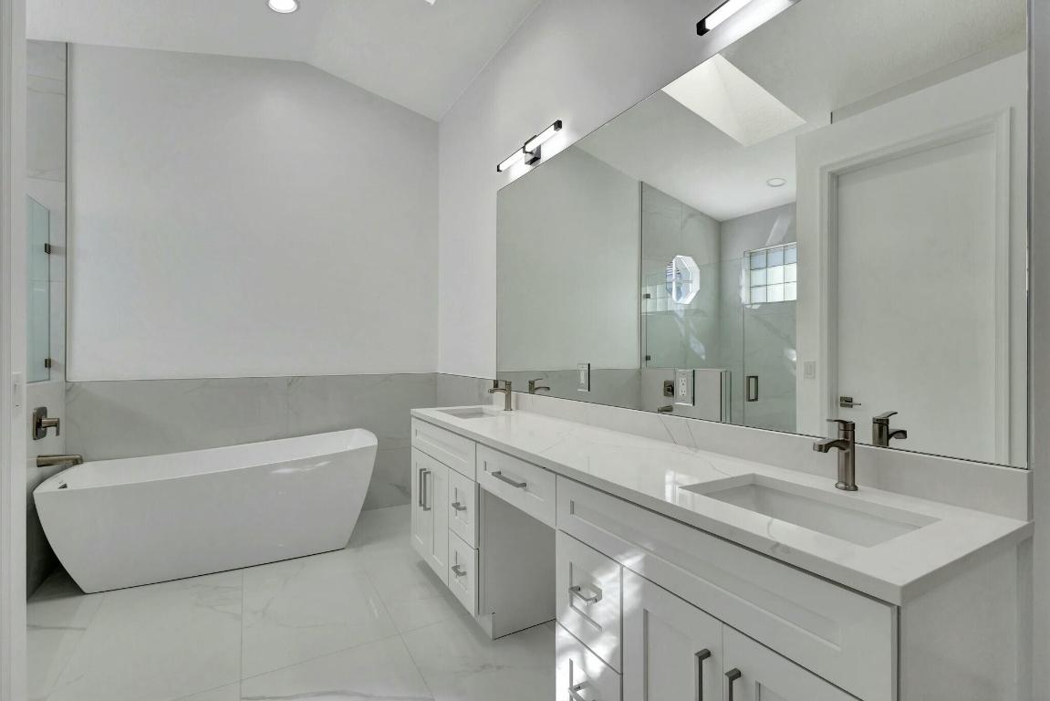 4493 Kensington Park Way