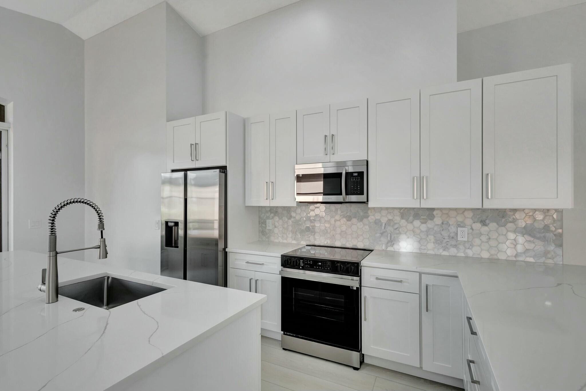 4493 Kensington Park Way