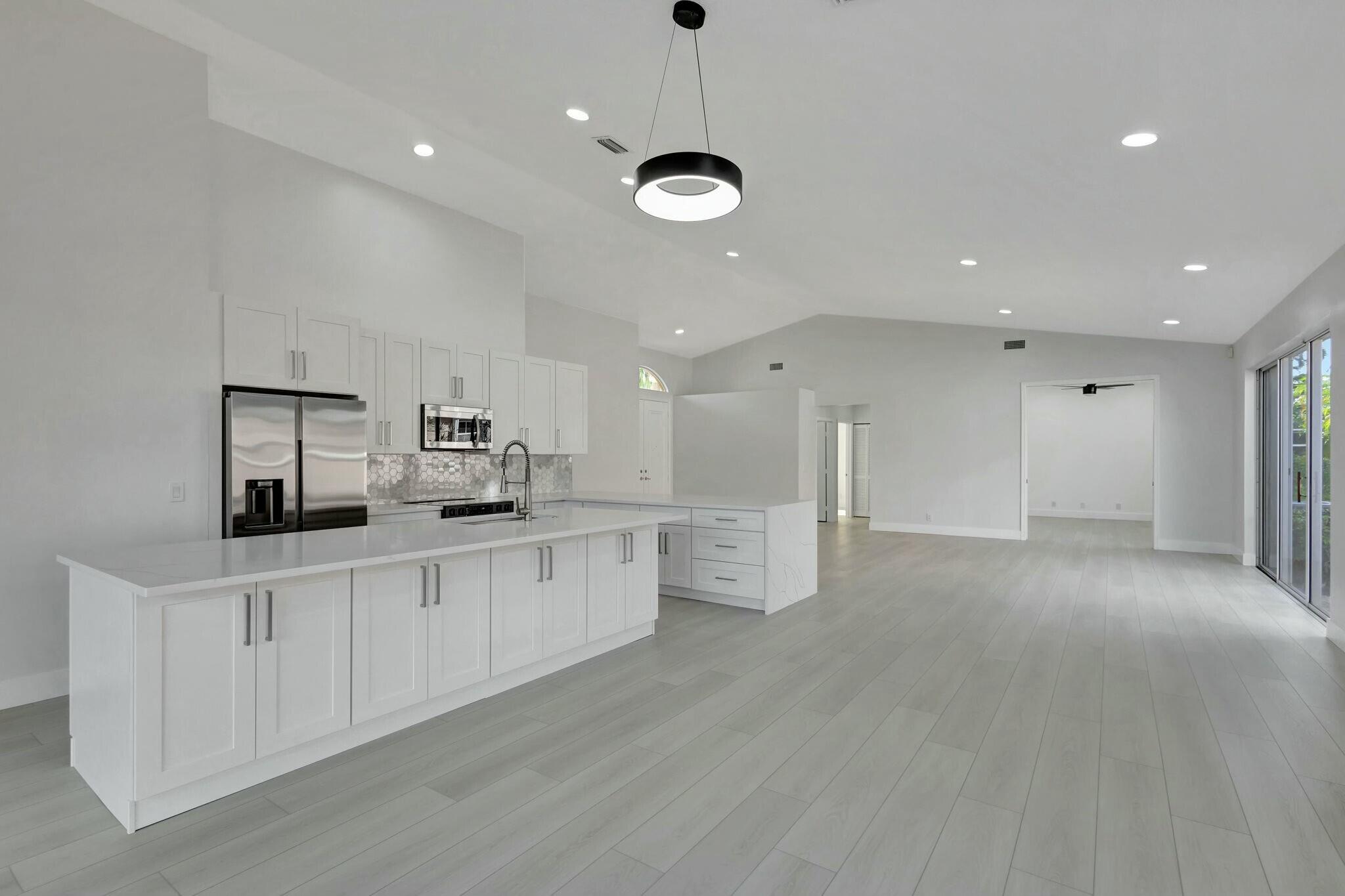 4493 Kensington Park Way