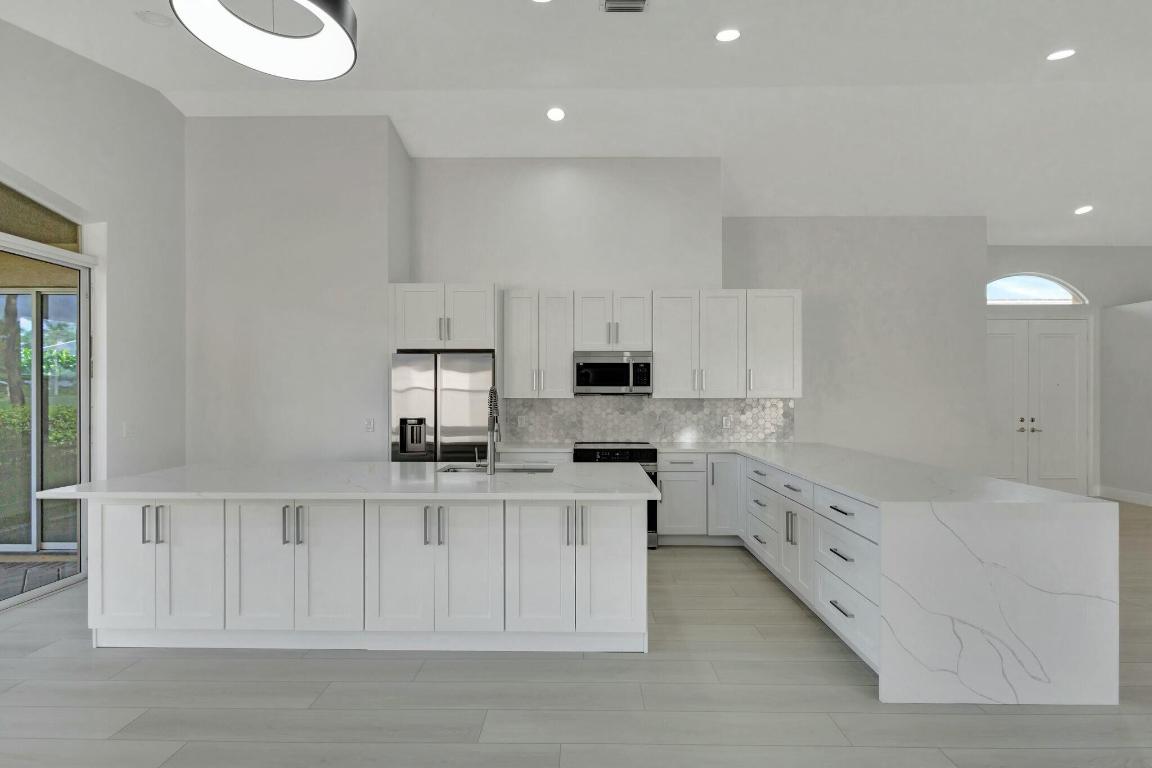 4493 Kensington Park Way