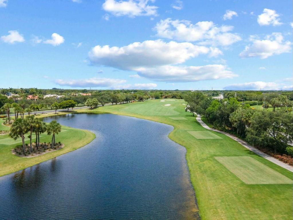 4493 Kensington Park Way