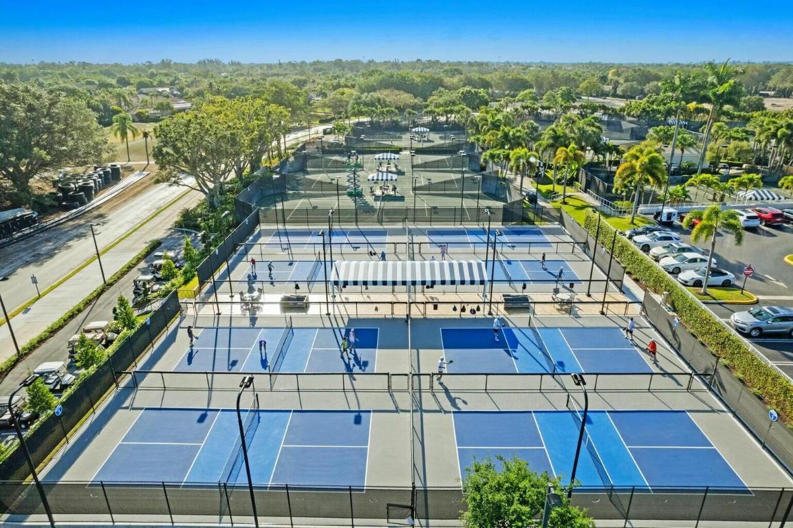 4493 Kensington Park Way