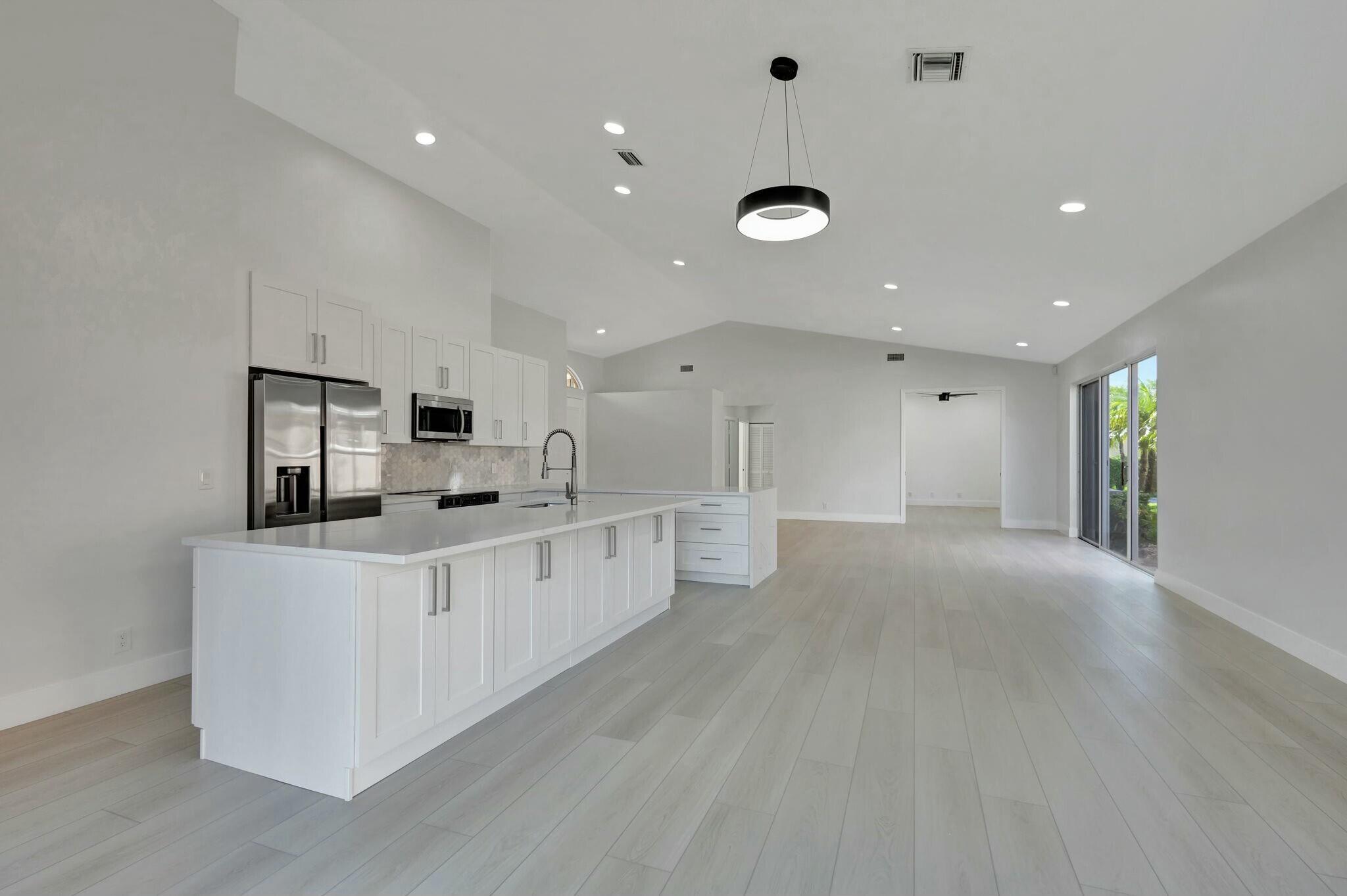 4493 Kensington Park Way