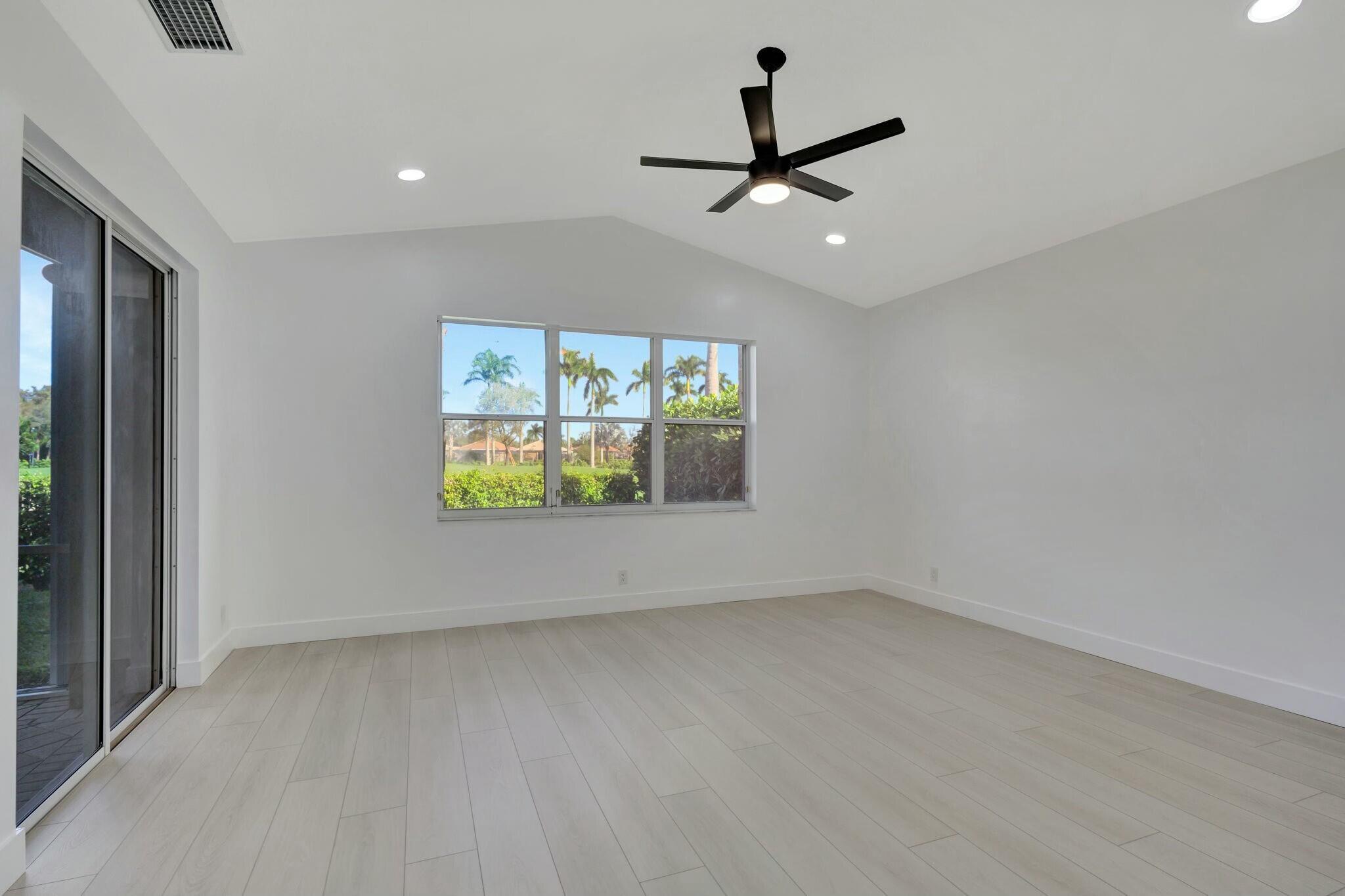 4493 Kensington Park Way