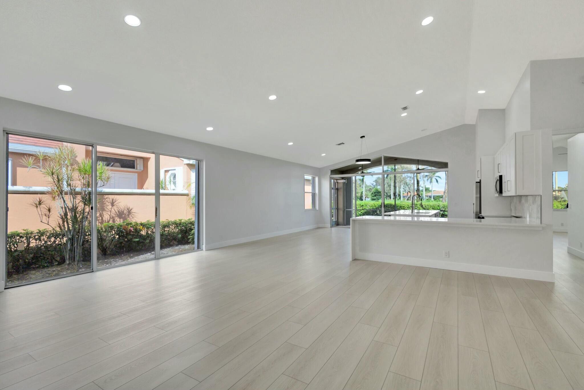 4493 Kensington Park Way