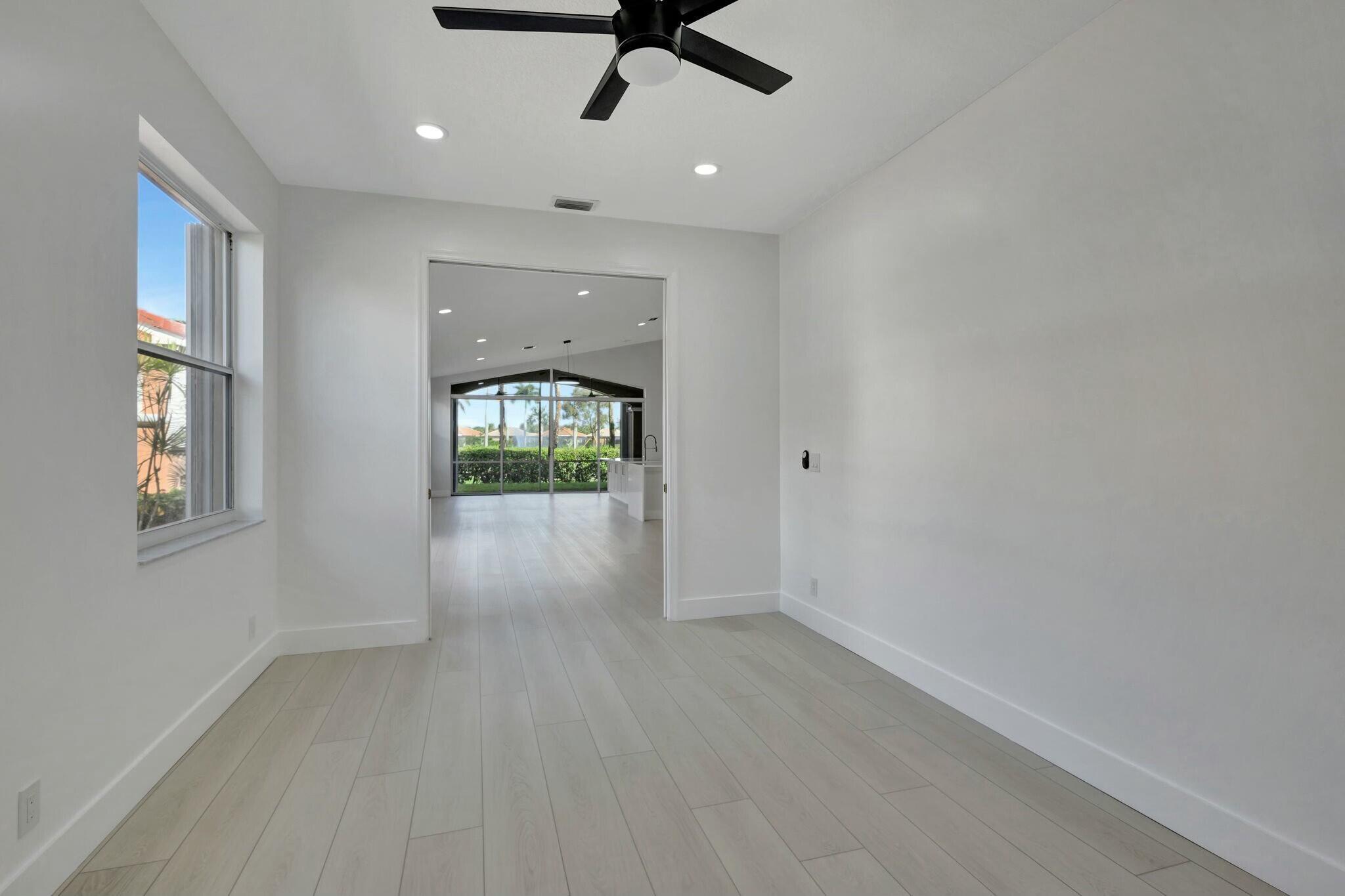 4493 Kensington Park Way