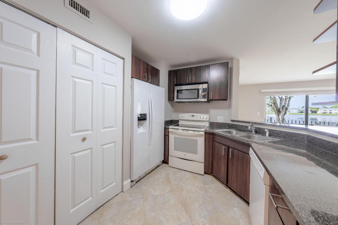 3469 NW 44 Street 101, Lauderdale Lakes Unit: 101