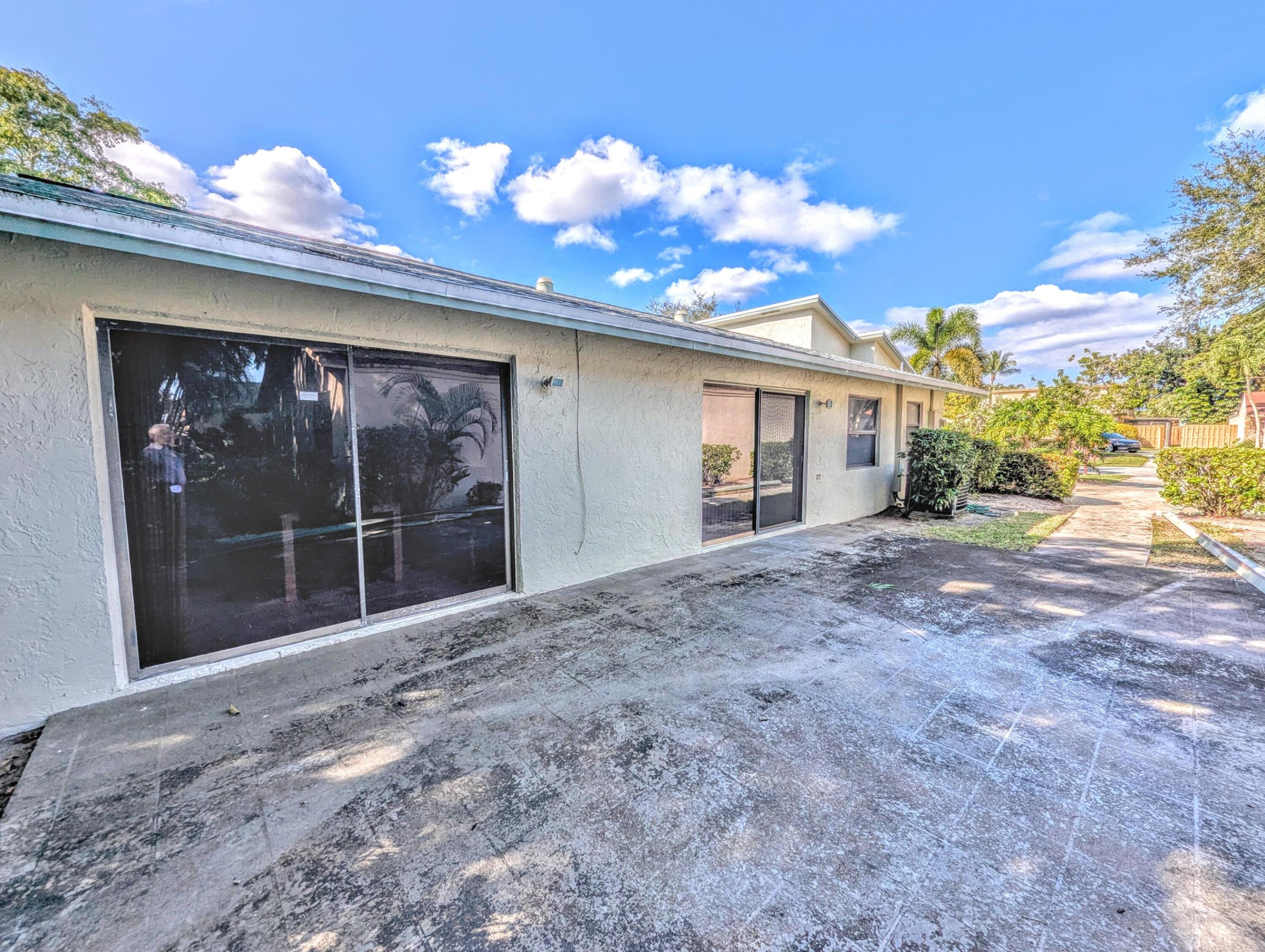 2454 NW 9th Street