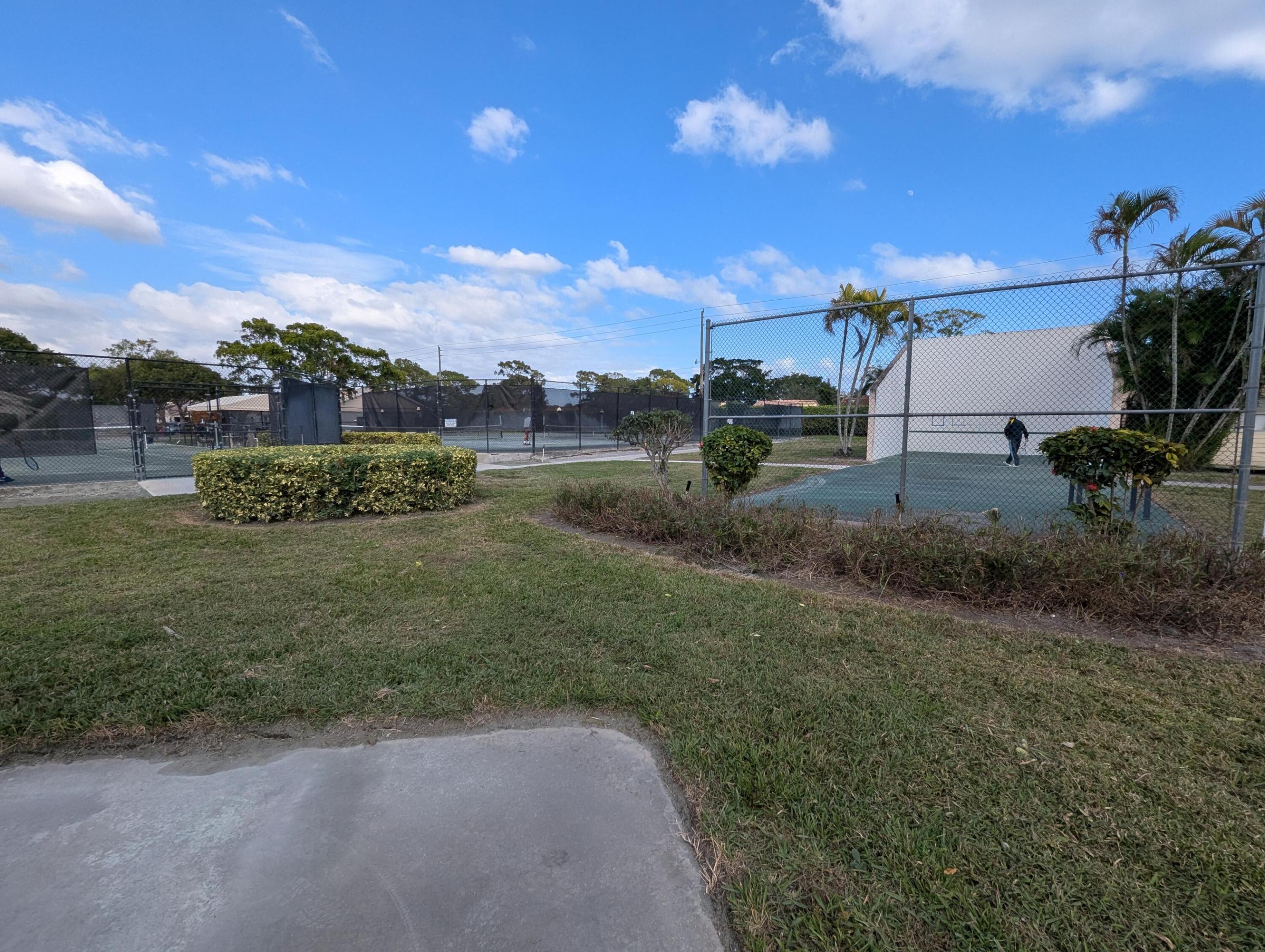 2454 NW 9th Street