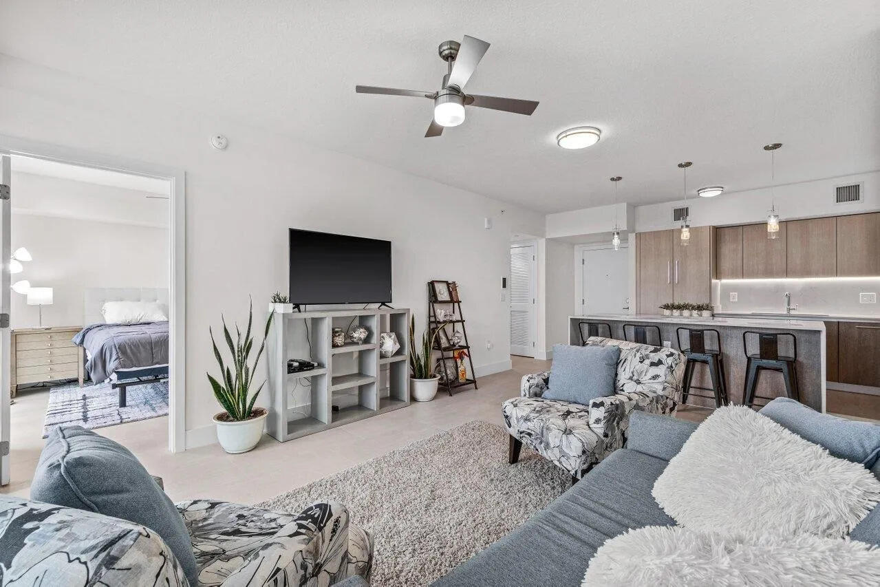 111 SE 1st Avenue 404