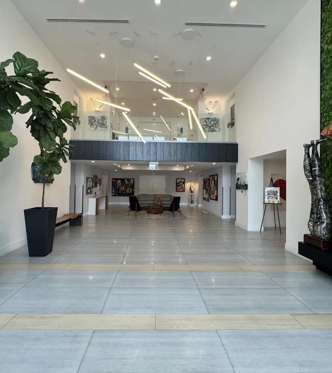 111 SE 1st Avenue 404