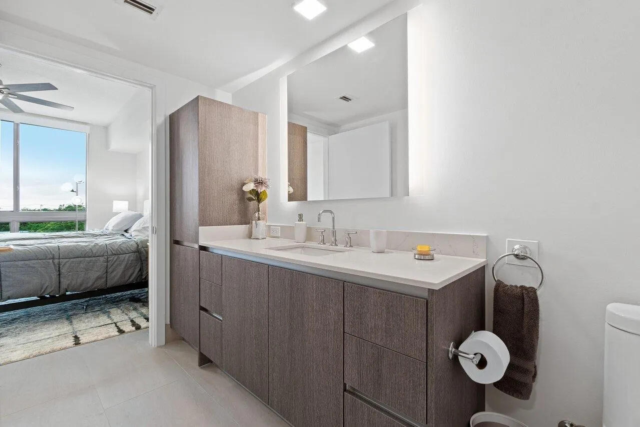 111 SE 1st Avenue 404