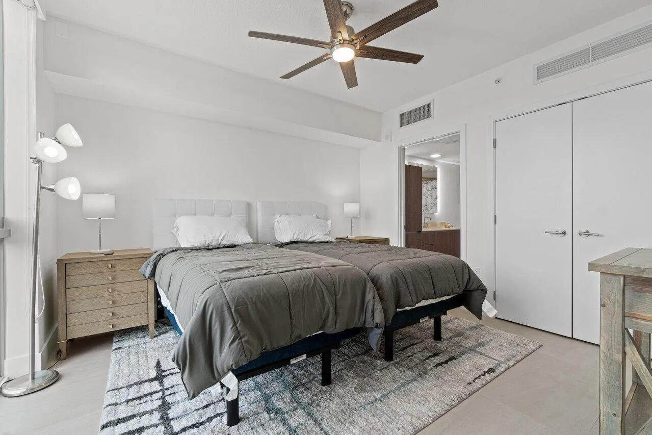 111 SE 1st Avenue 404