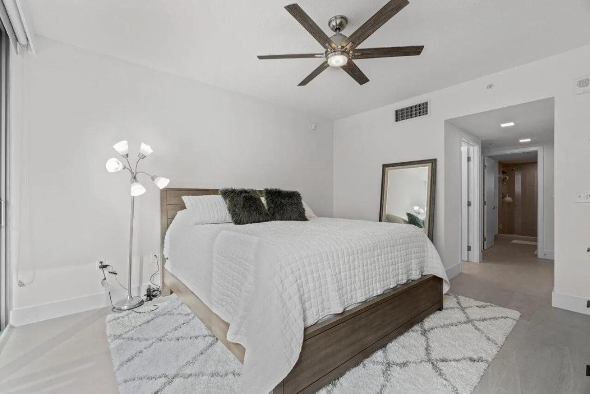 111 SE 1st Avenue 404