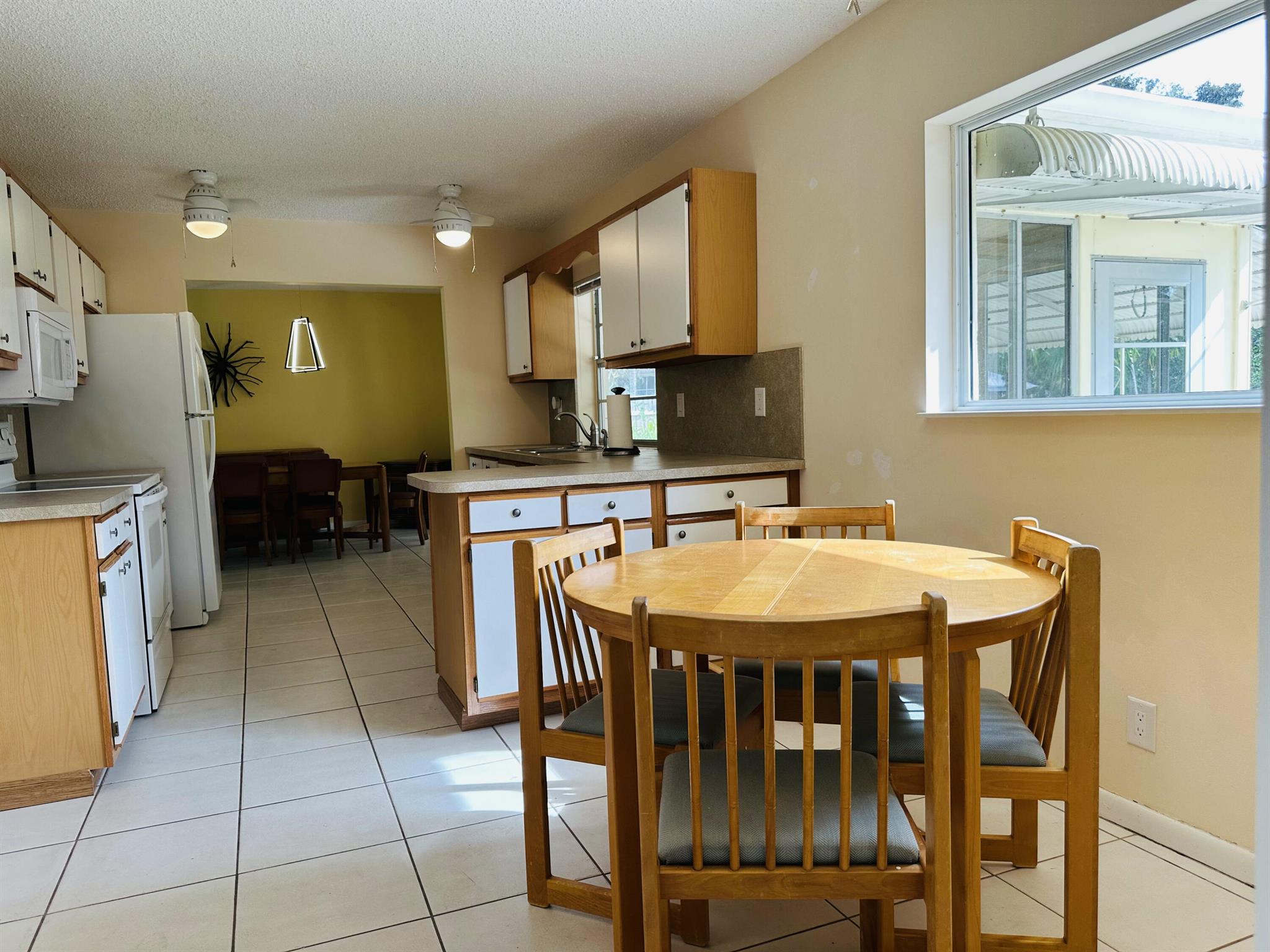 1043 Coral Drive
