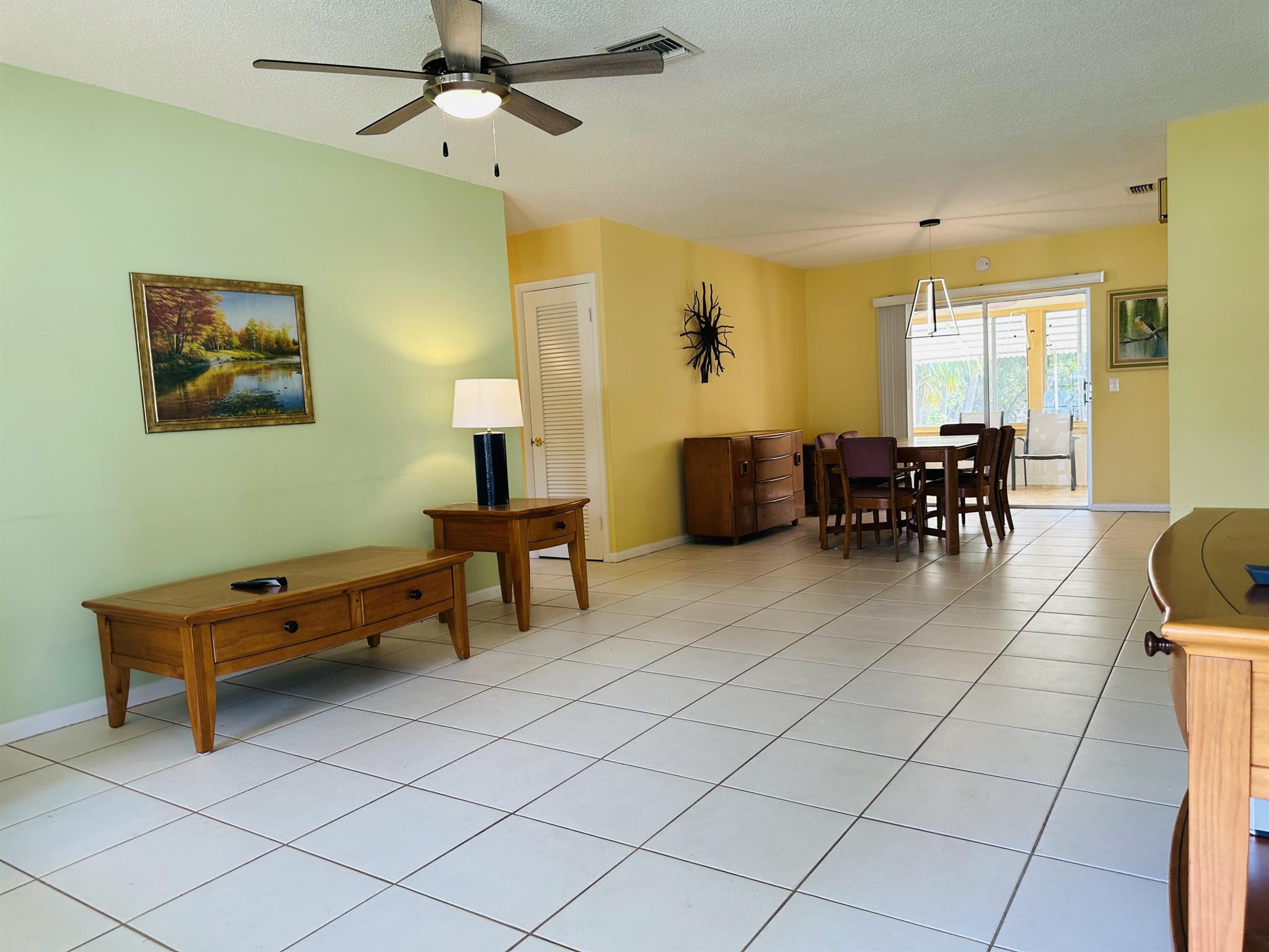 1043 Coral Drive