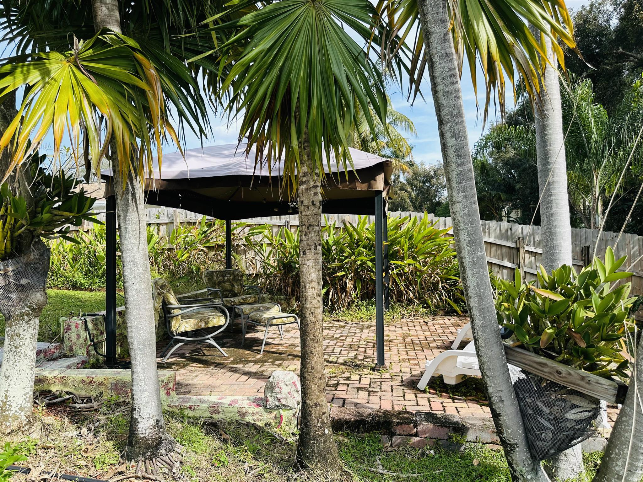 1043 Coral Drive