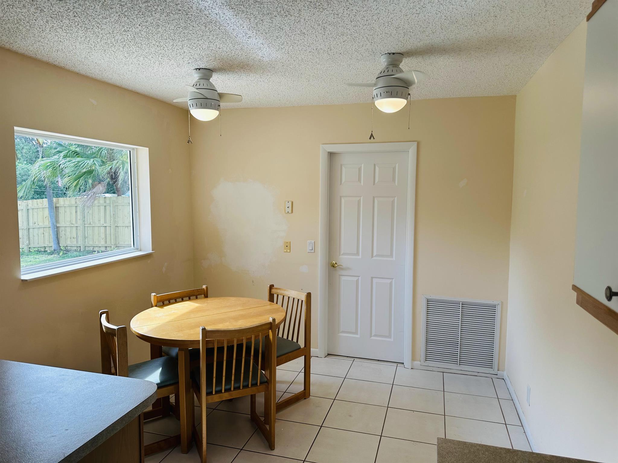 1043 Coral Drive