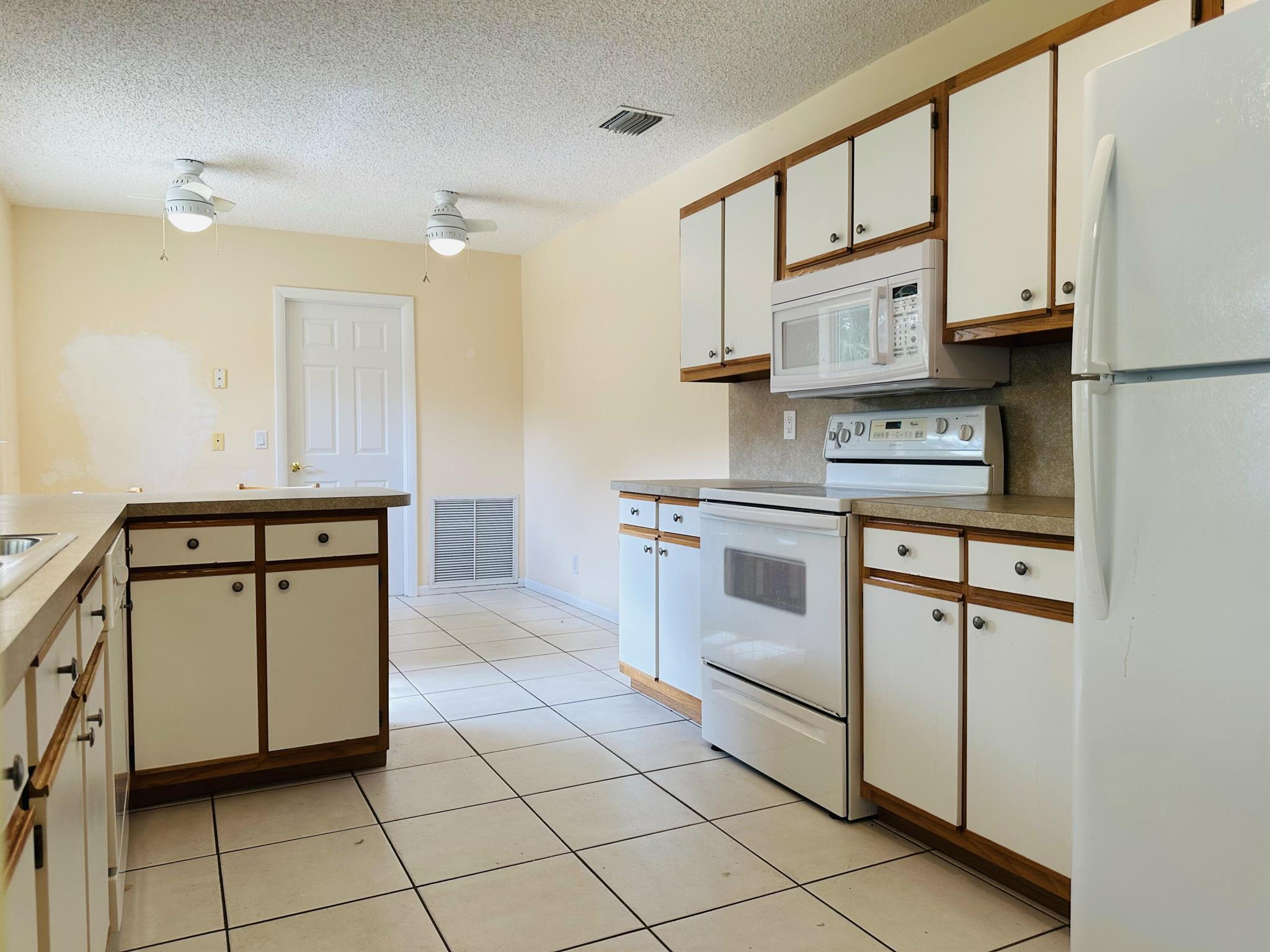 1043 Coral Drive