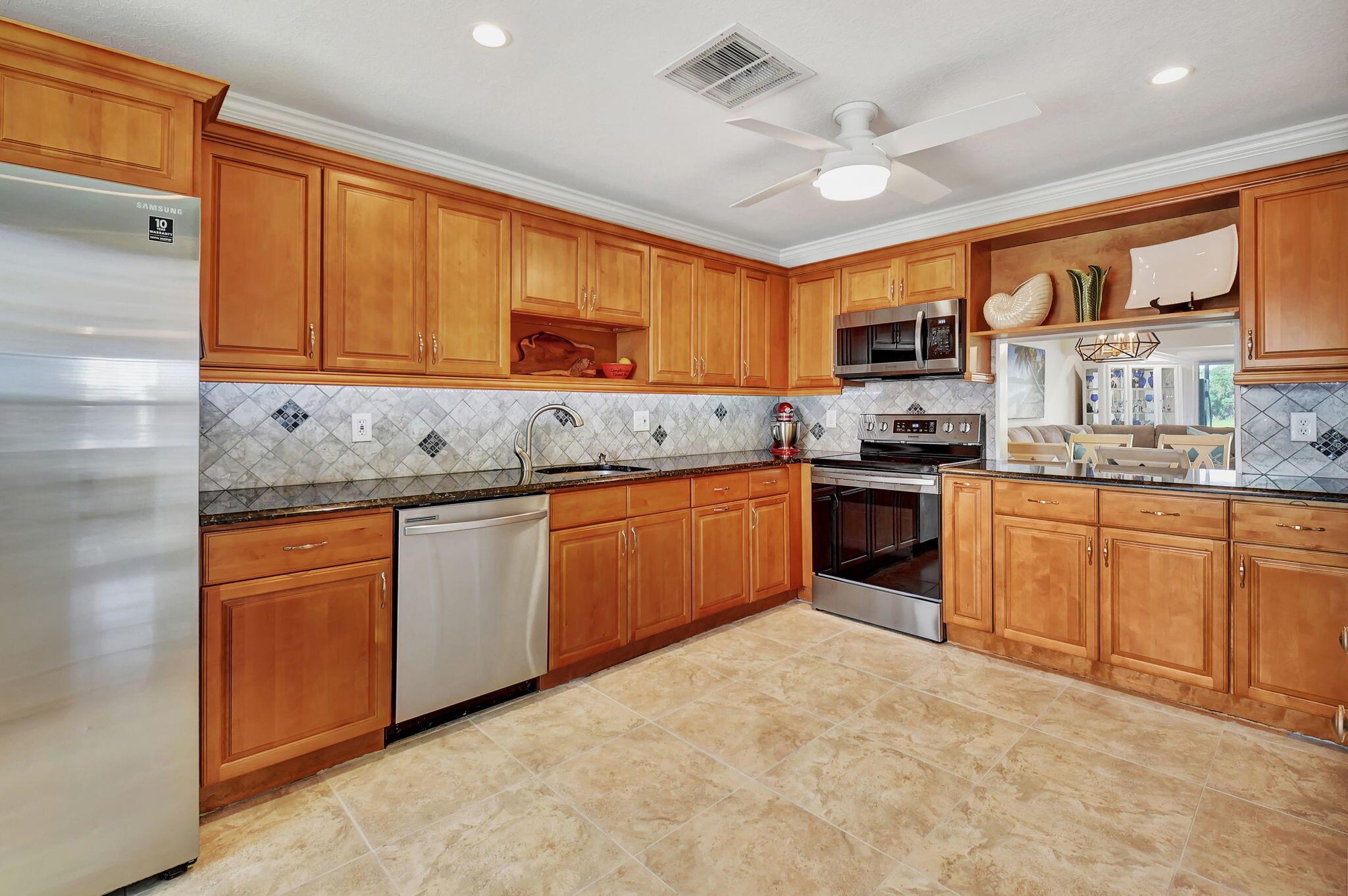 1935 NW 18th Street 104