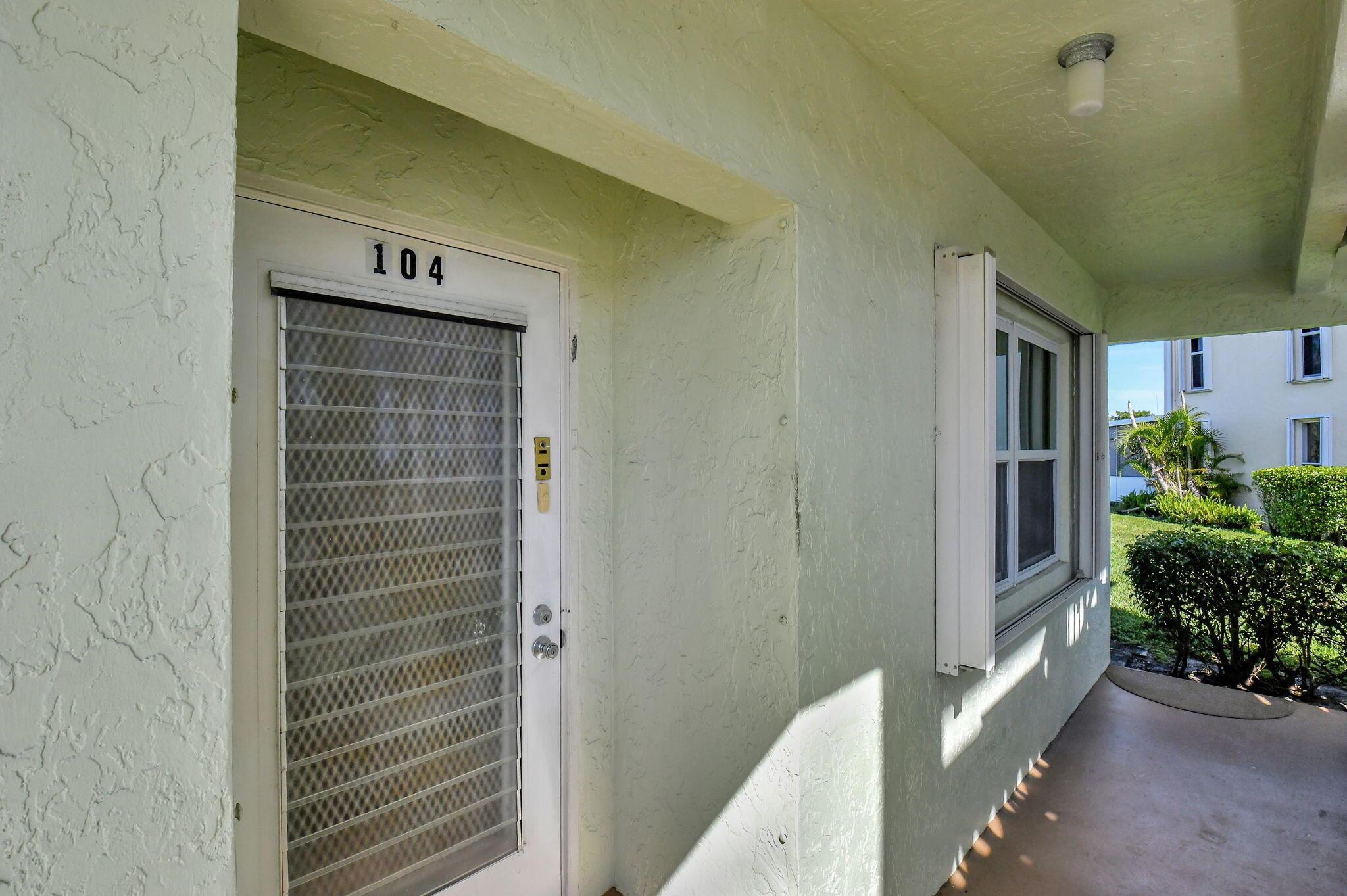 1935 NW 18th Street 104