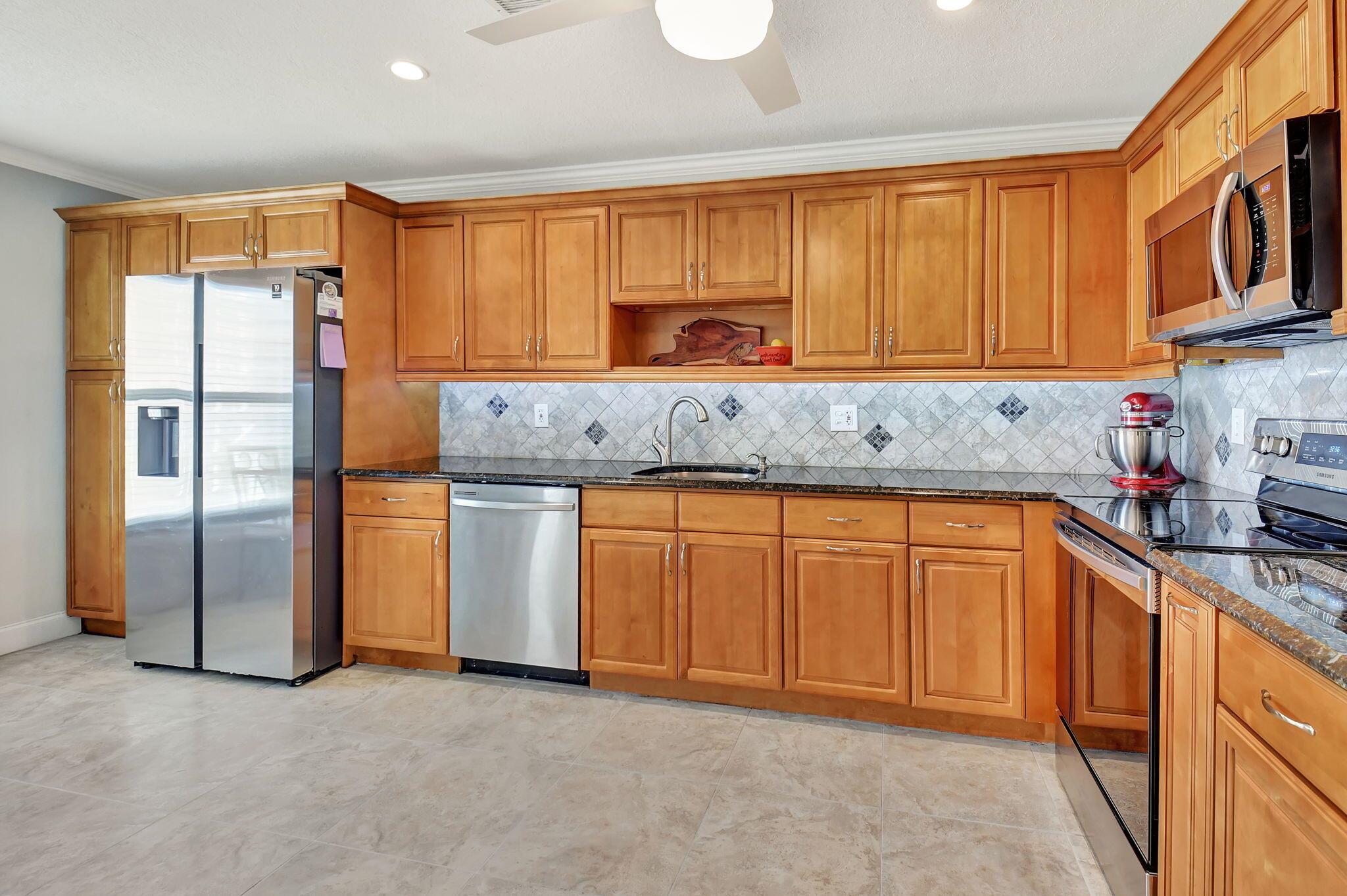 1935 NW 18th Street 104