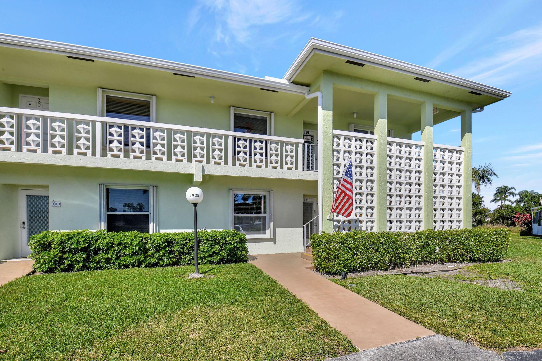 1935 NW 18th Street 104