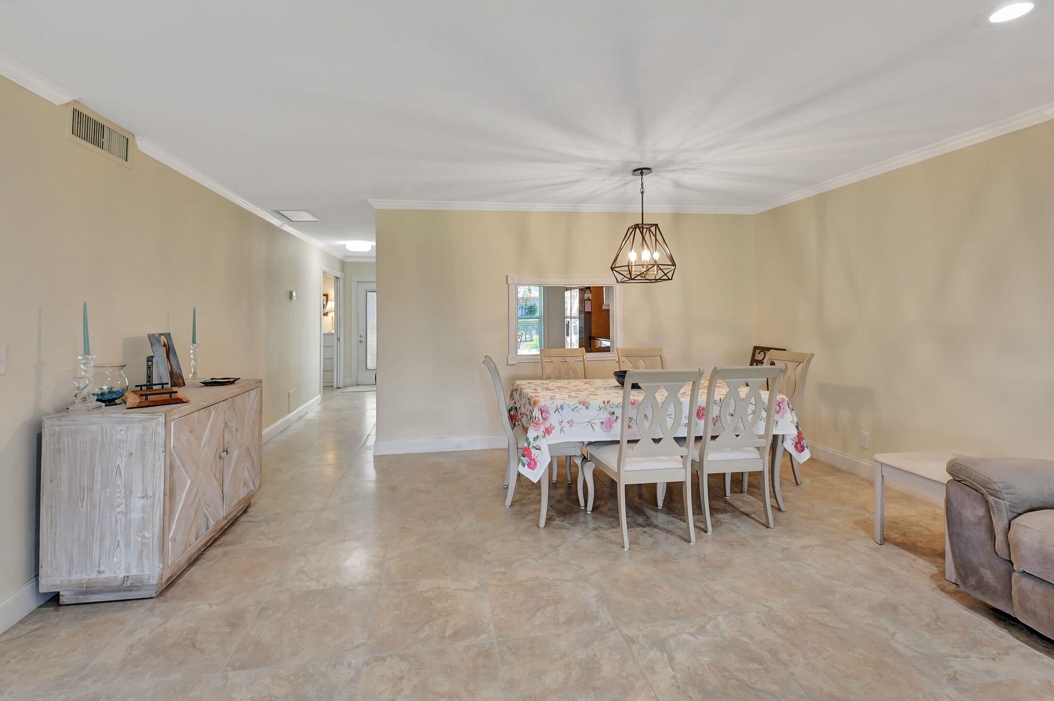 1935 NW 18th Street 104