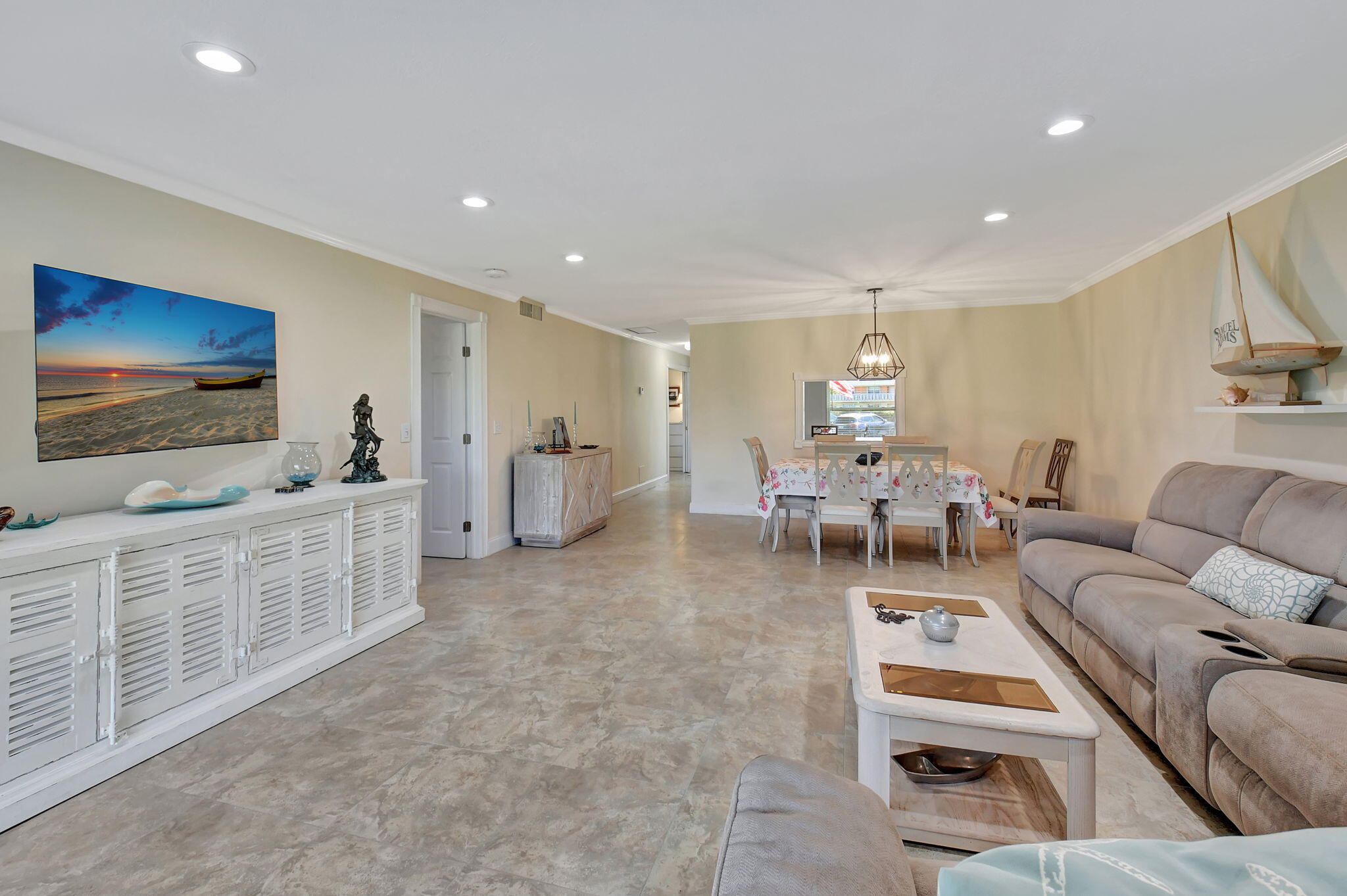 1935 NW 18th Street 104
