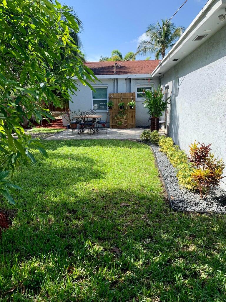 275 NE 16th Street