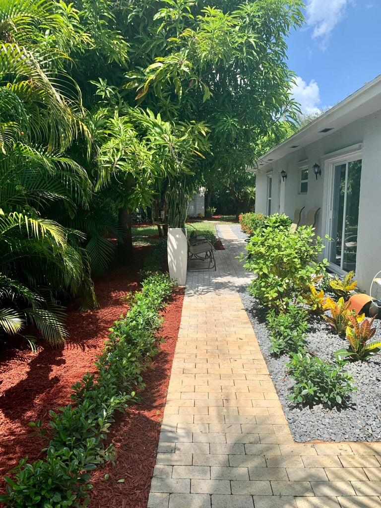 275 NE 16th Street