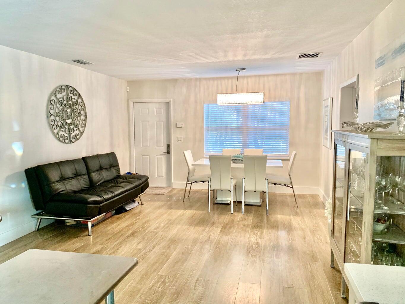 275 NE 16th Street
