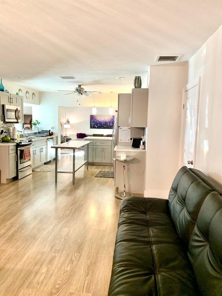 275 NE 16th Street