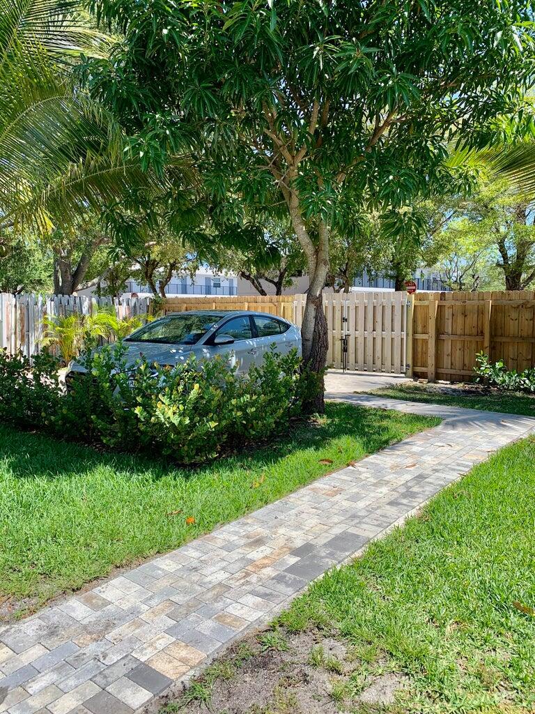275 NE 16th Street