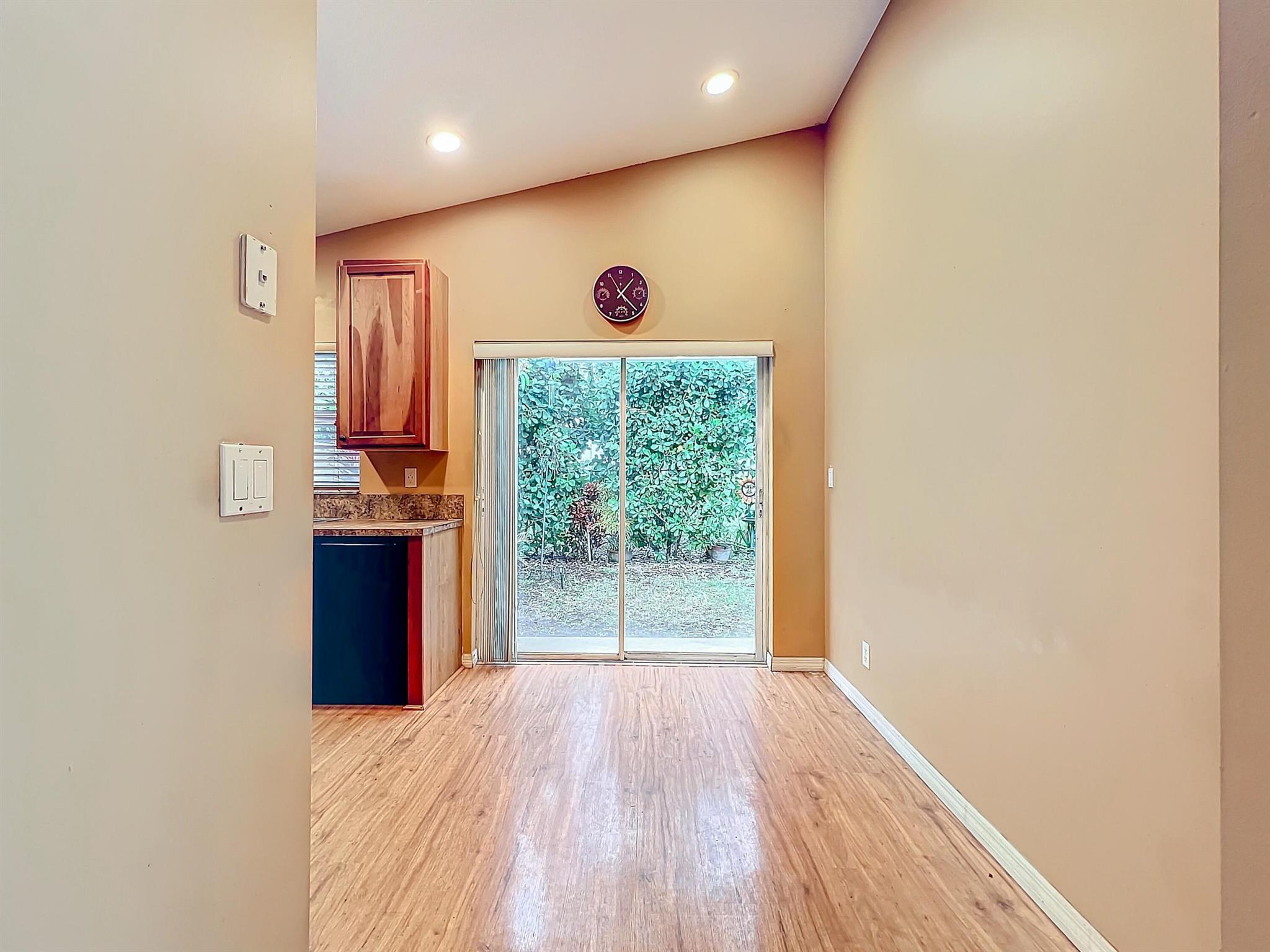 6446 Willoughby Circle