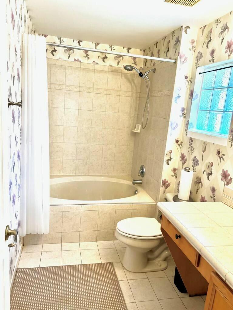 6446 Willoughby Circle