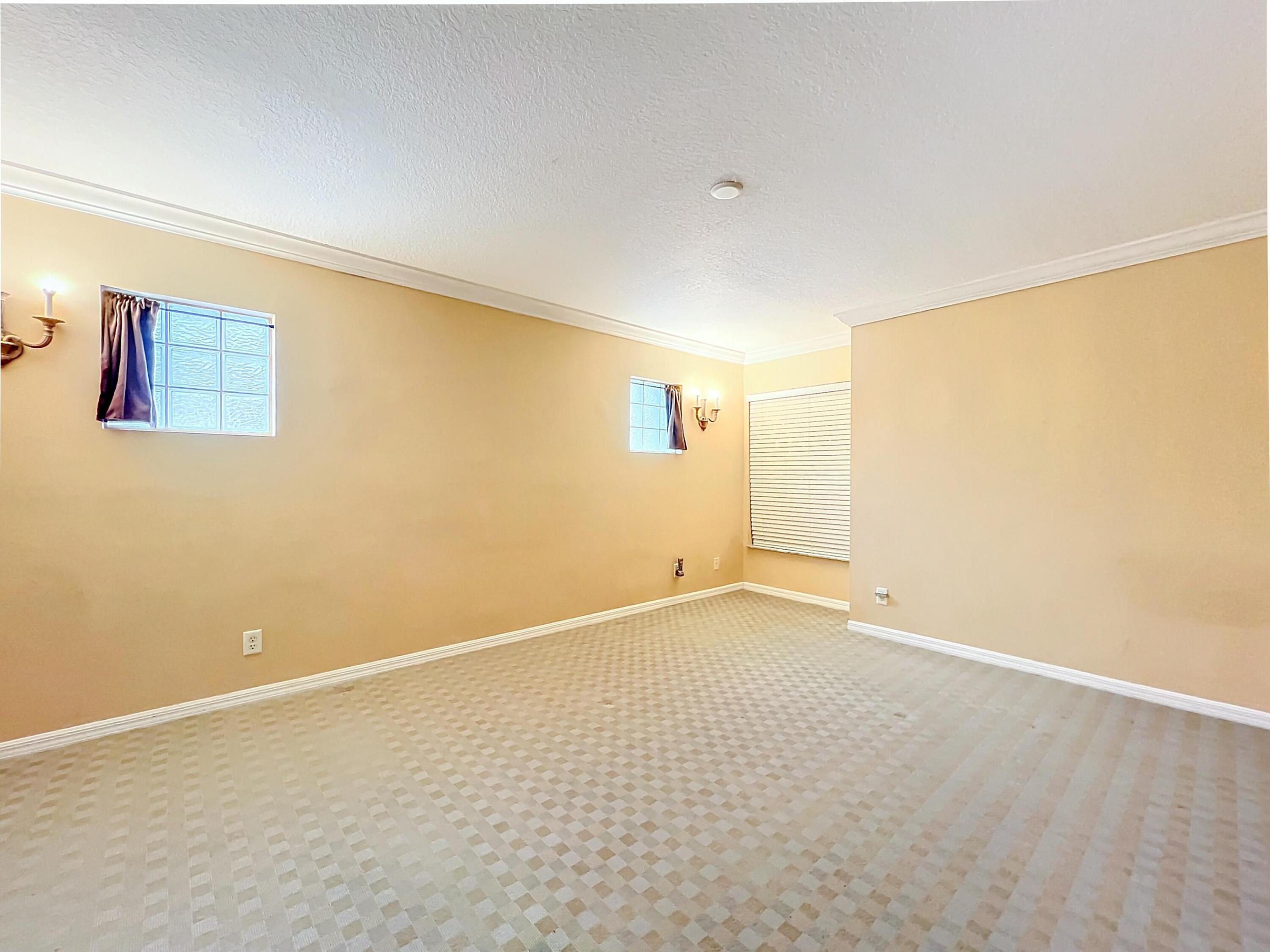 6446 Willoughby Circle