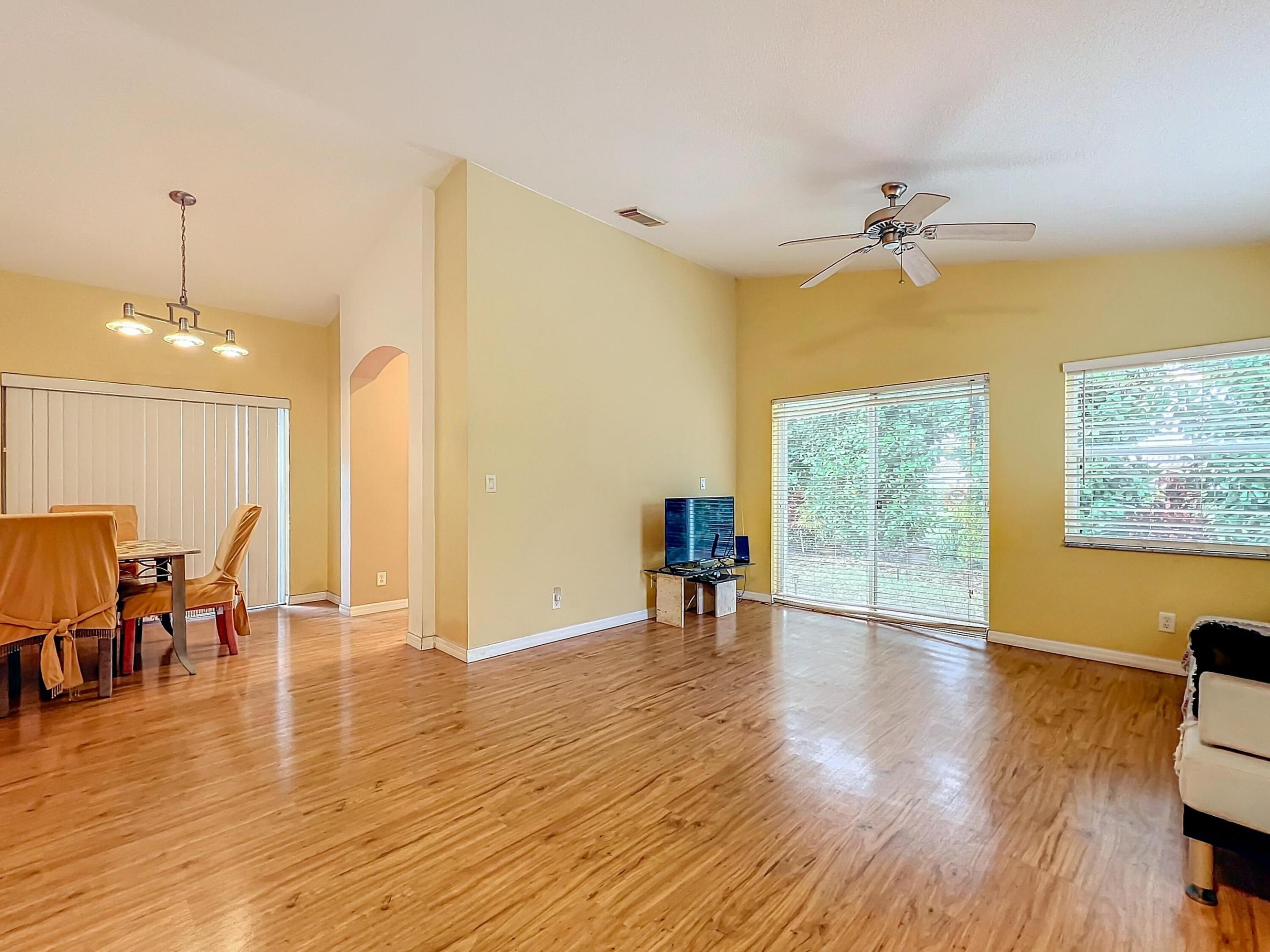 6446 Willoughby Circle