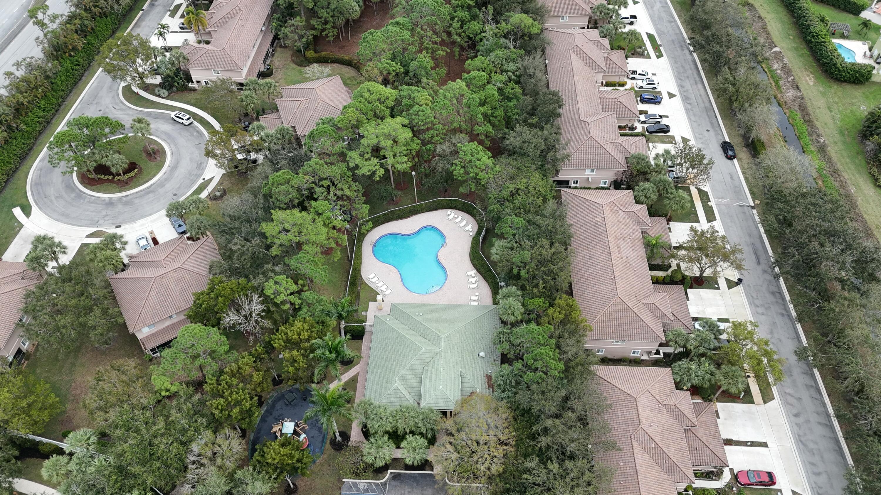 6446 Willoughby Circle