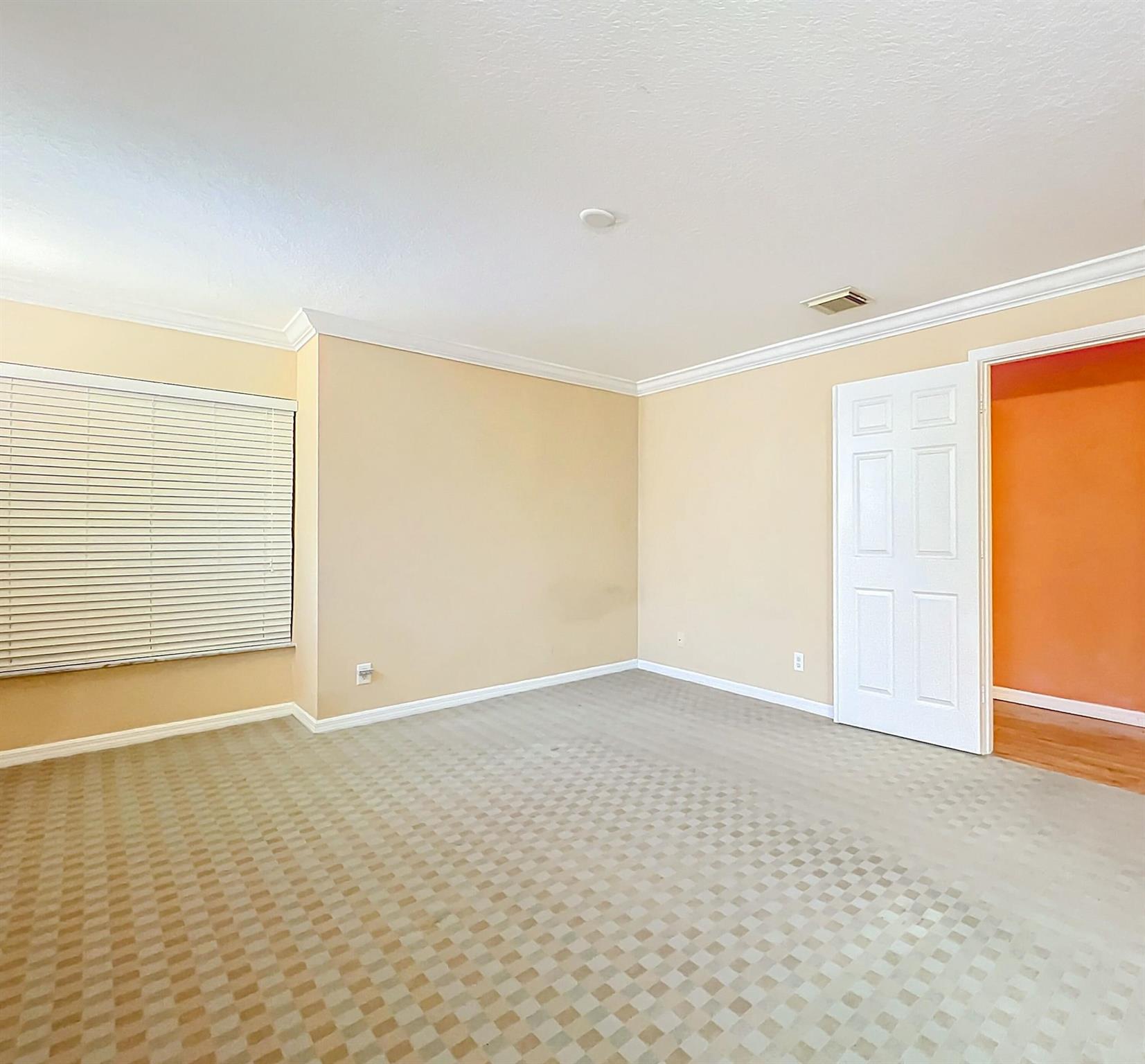 6446 Willoughby Circle