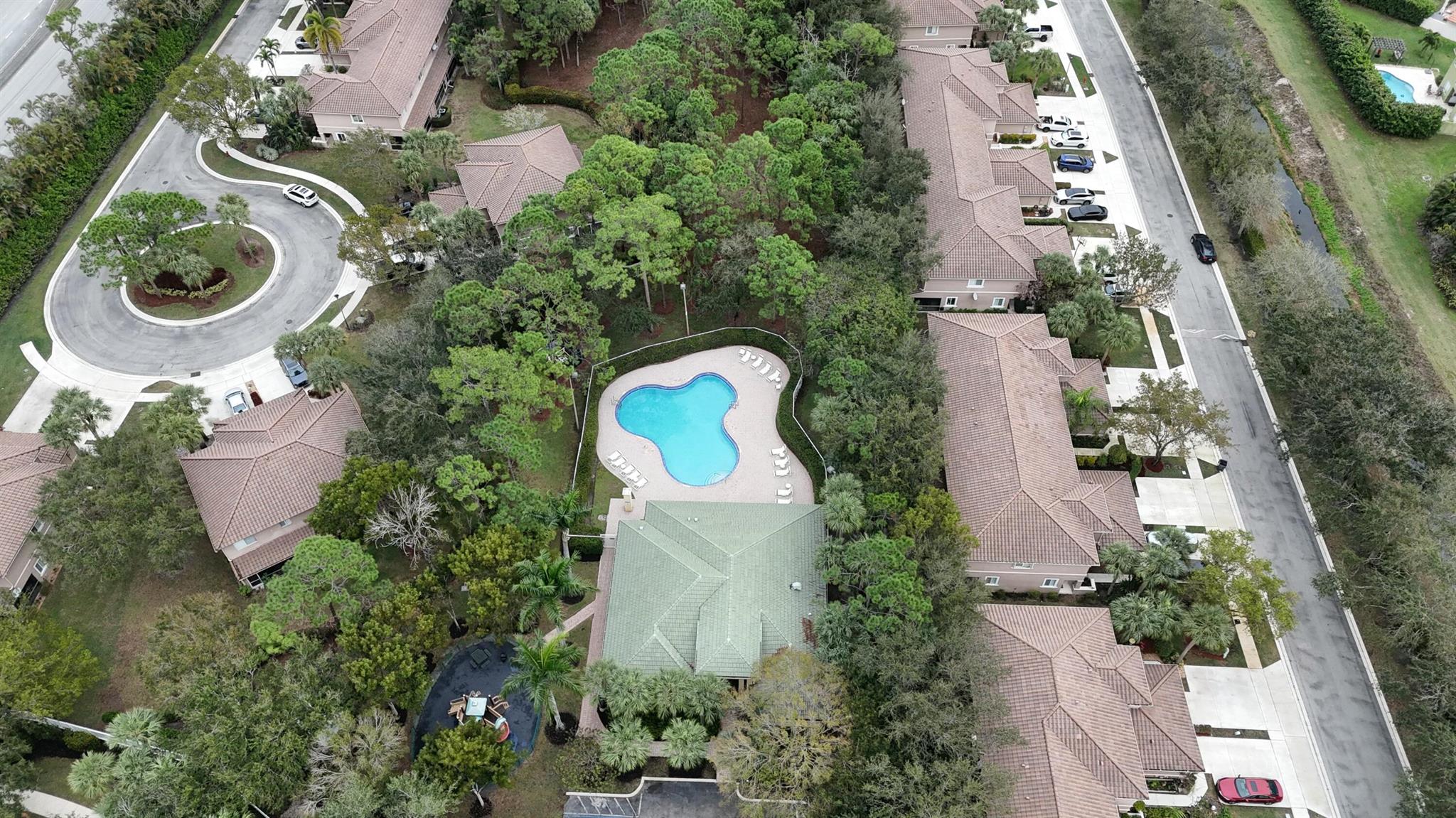 6446 Willoughby Circle