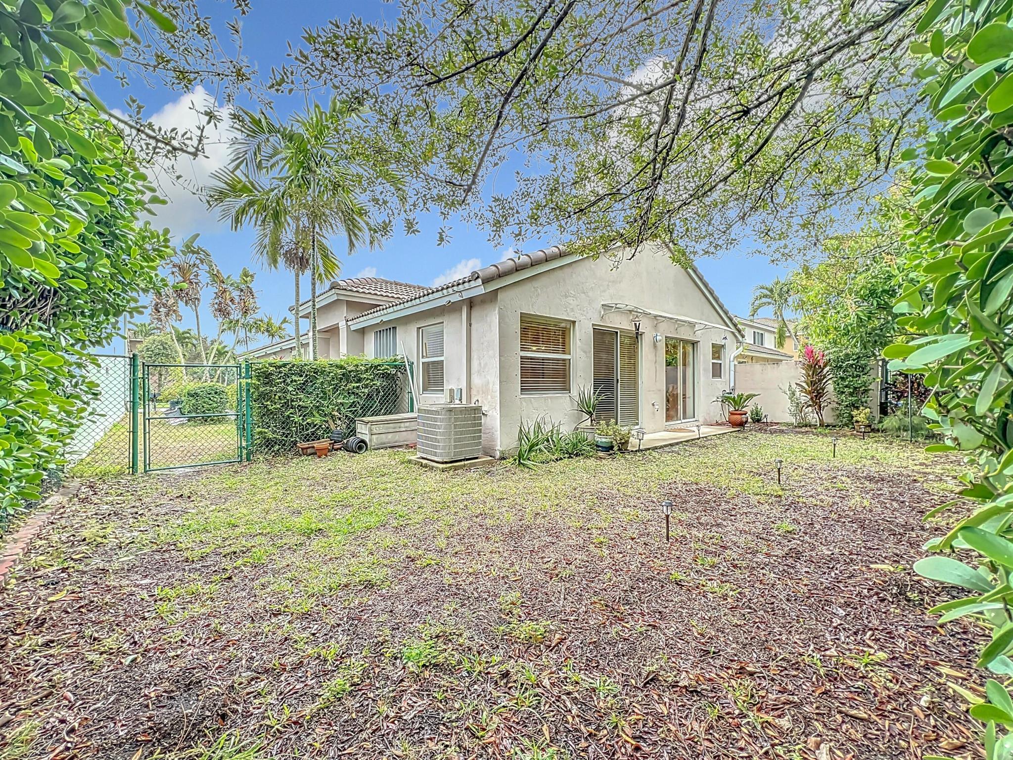 6446 Willoughby Circle