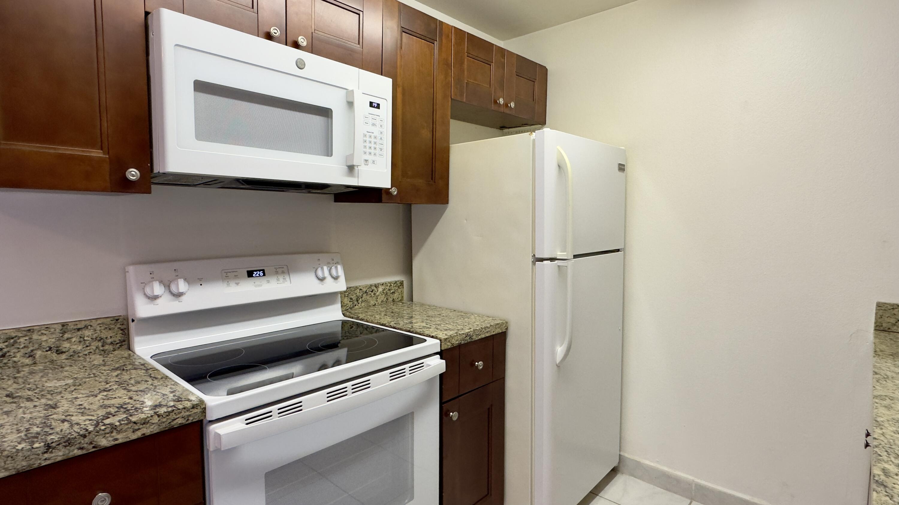 1038 Harwood D