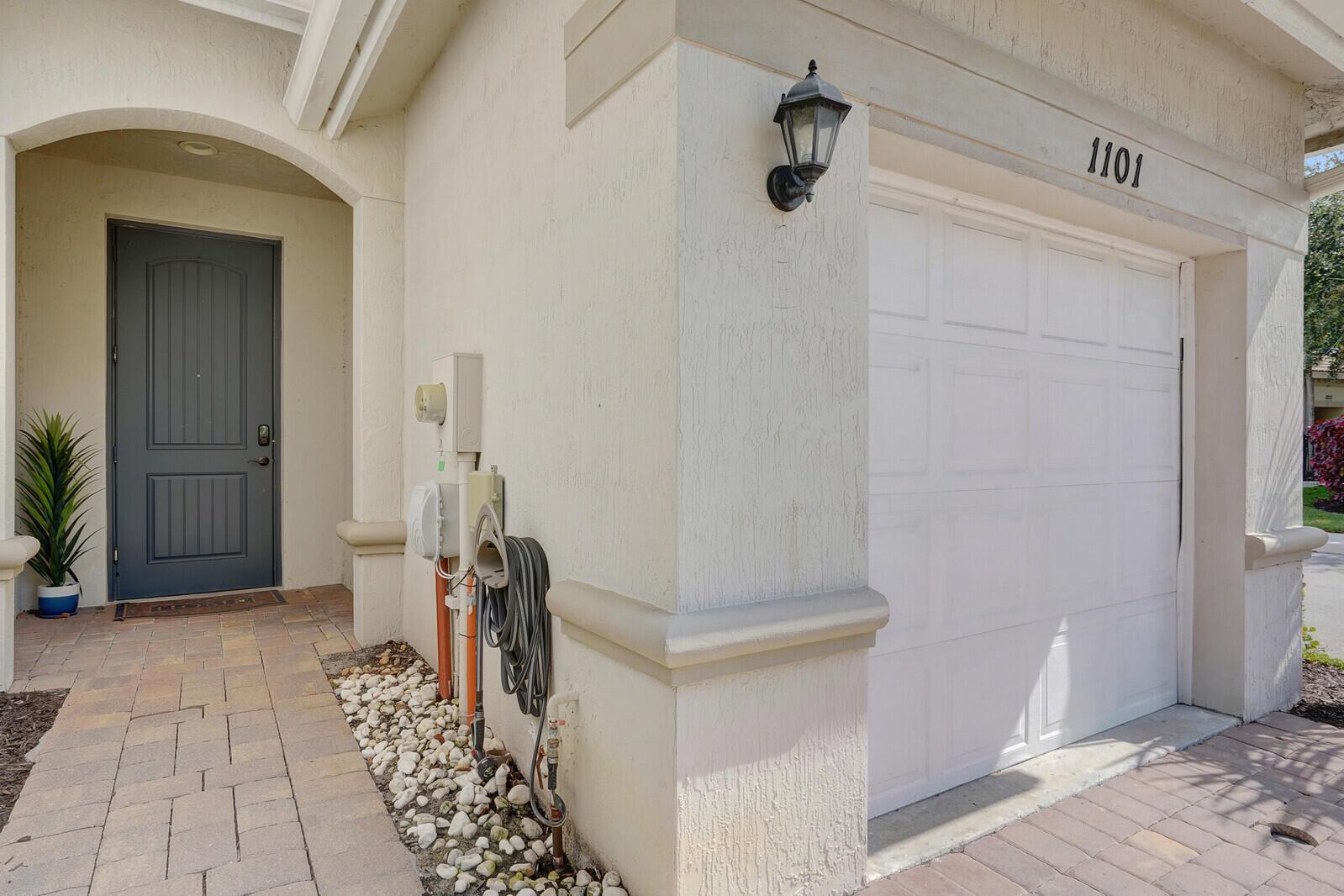 1101 Vermilion Drive