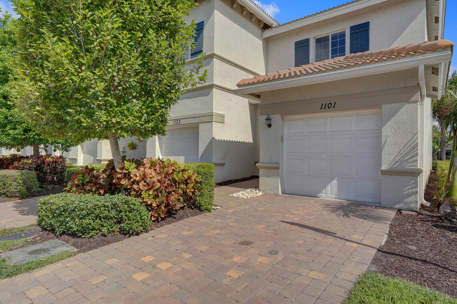 1101 Vermilion Drive