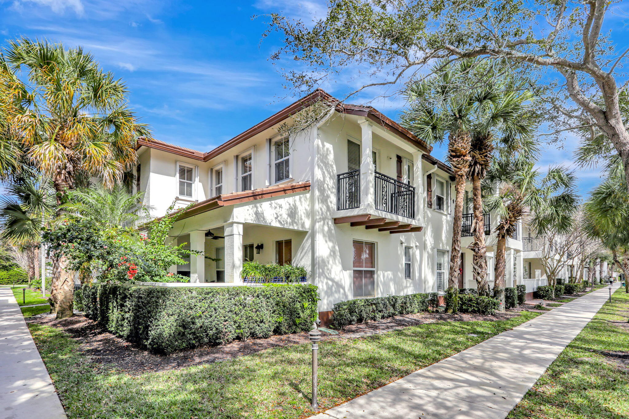4720 Mimosa Place 904